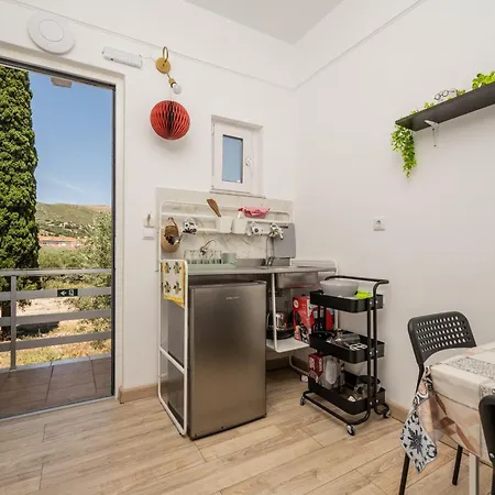 Karavaki Apartment